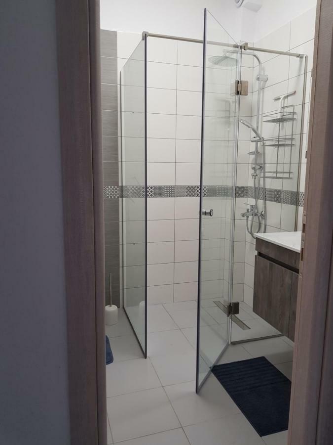 Mango Apartment นิกิติ ภายนอก รูปภาพ